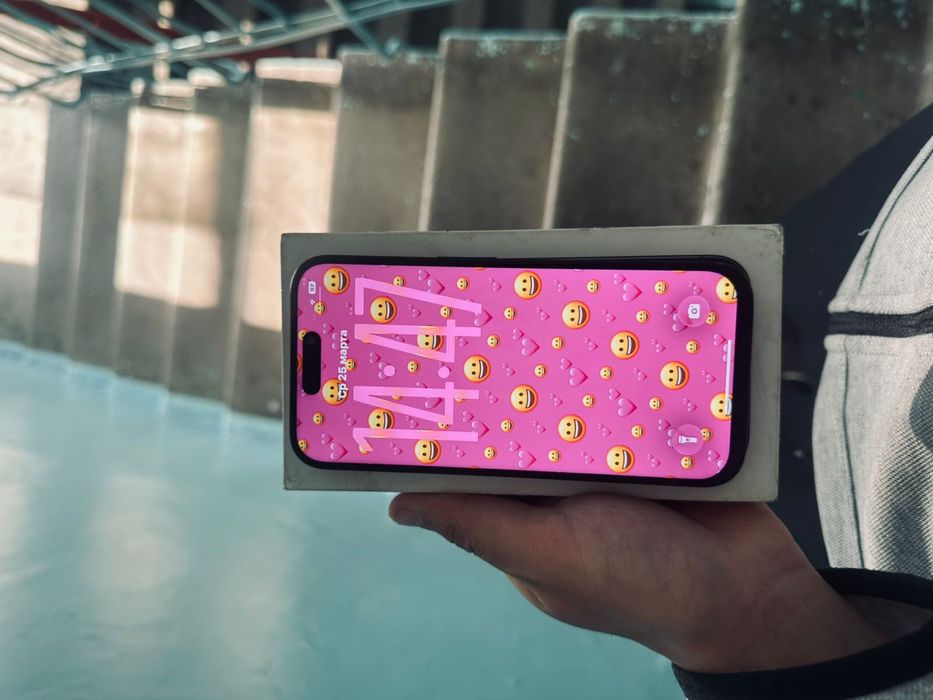 Продам айфон 15про 256гб