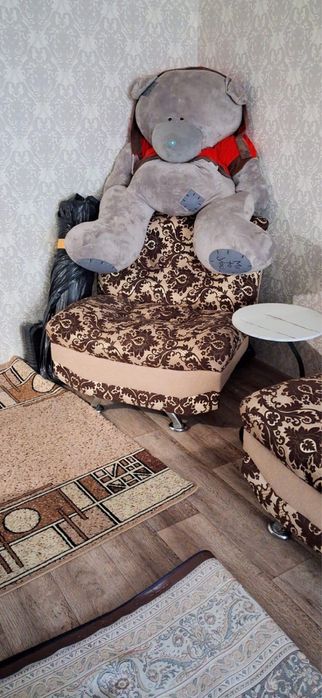 Продам диван с двумя креслами