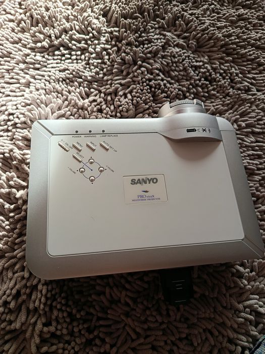 Продам проектор SANYO