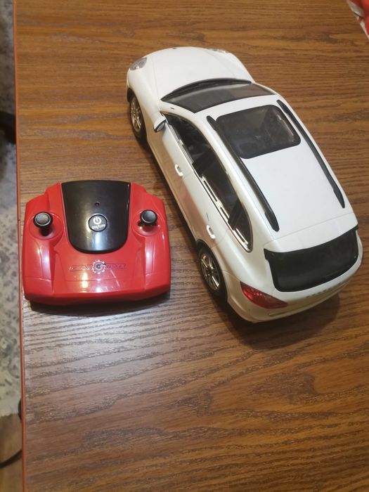 Реалистични колички с дистанционно оправление