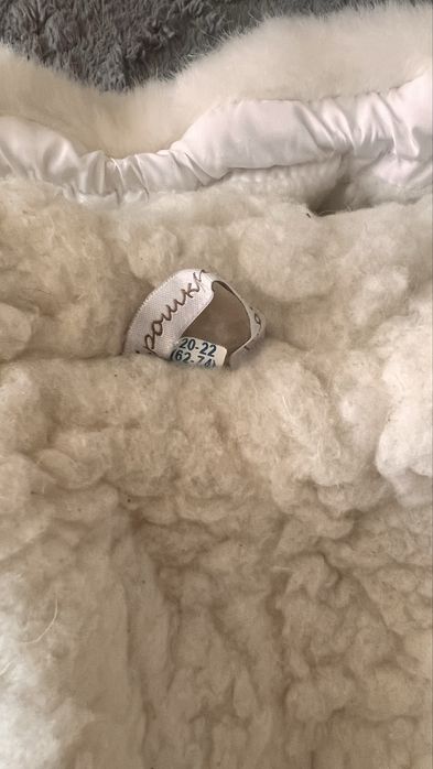 Продам зимний комбинезон для девочки