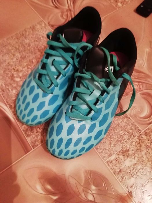 Футболни обувки Adidas 38 номер