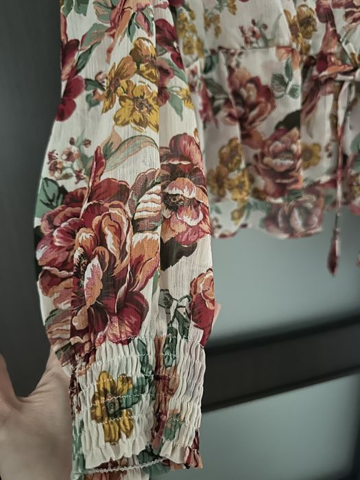Bluza petrecuta Stradivarius mărimea S