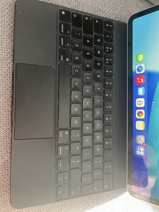 Apple Ipad pro 4th gen 12.9 inch 256gb WIFI Silver с клавиатура и писалка