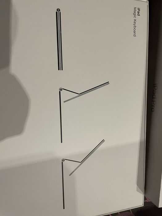 iPad Pro 12.9-inch (5th Generation) Wi-Fi+Cellular and Keyboard