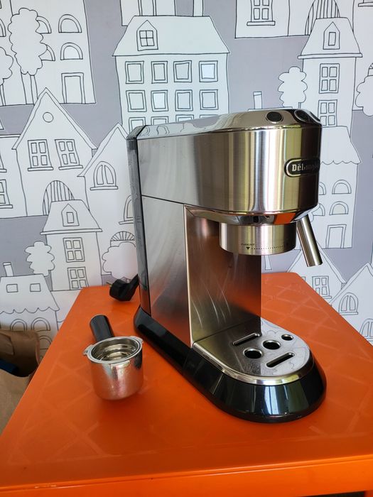 DeLonghi Dedica Делонги Кафемашина с ръкохватка