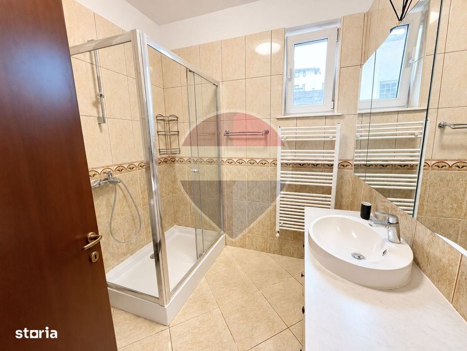Apartament 4 camere de inchiriat | Singur pe palier | Semineu |