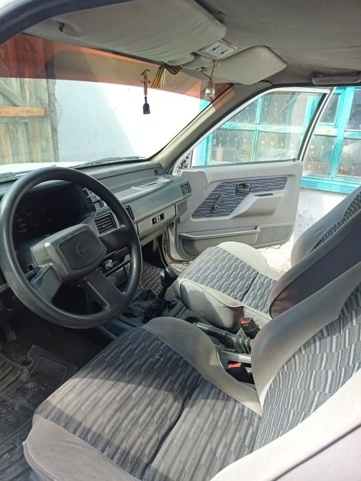 Opel Frontera 2.8