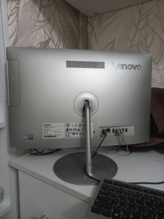 Lenovo IdeaCentre AIO 520-22IKL (2018)