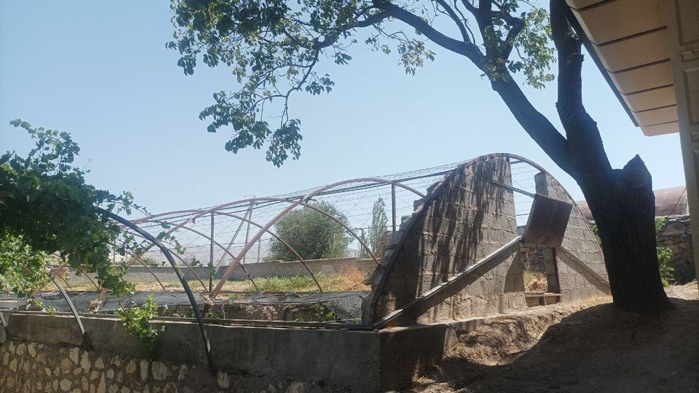 Ховли , участка ер парник сотилади