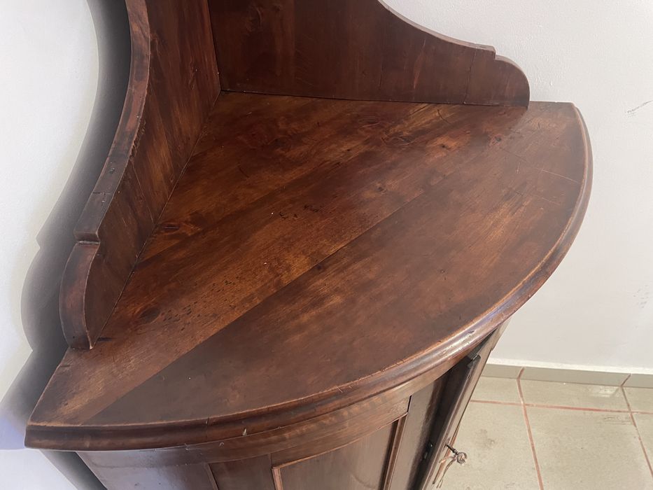 Dulap de colt furnir nuc, model frantuzesc secolul 19