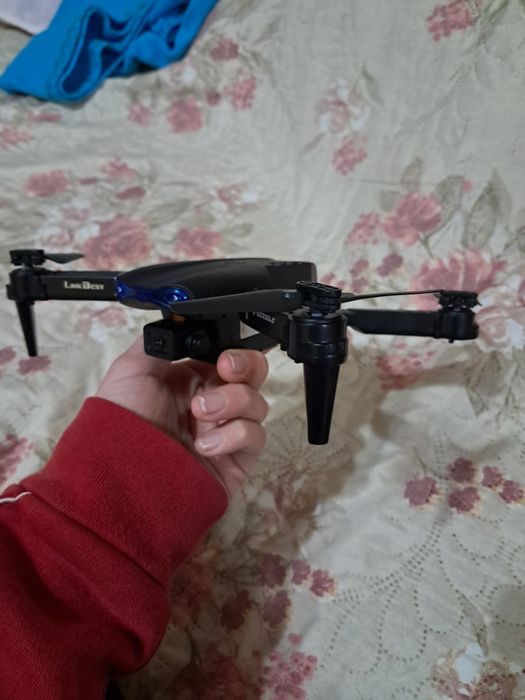 Продавам дрон E99 PRO