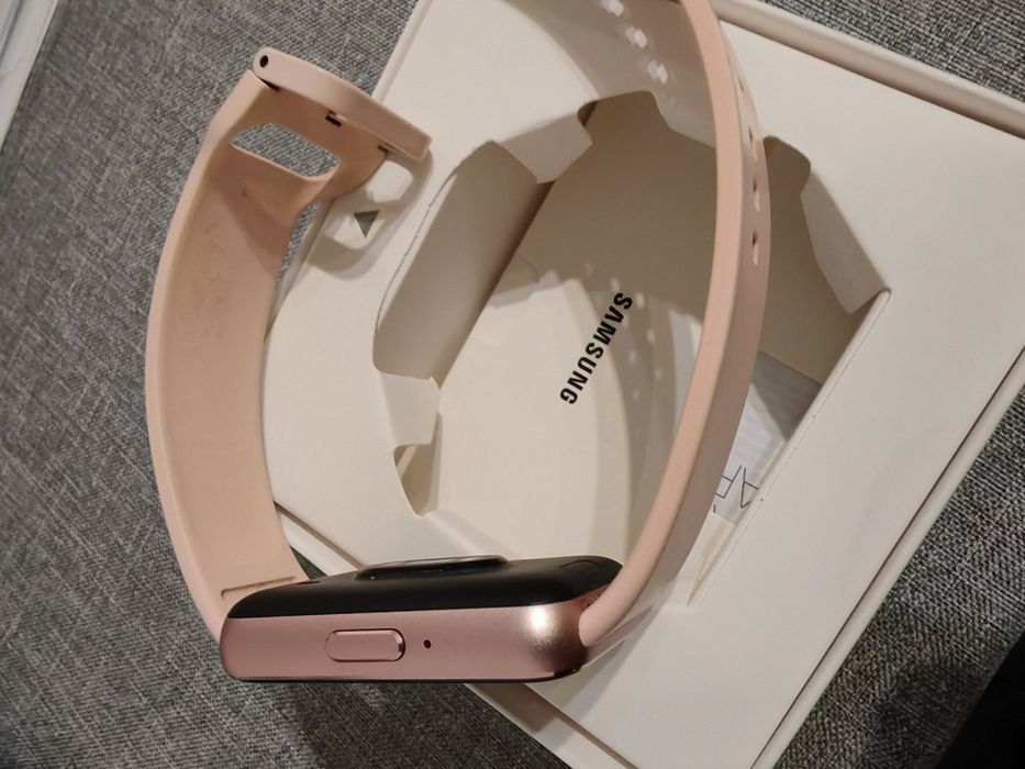 Samsung fit 3 нов розов