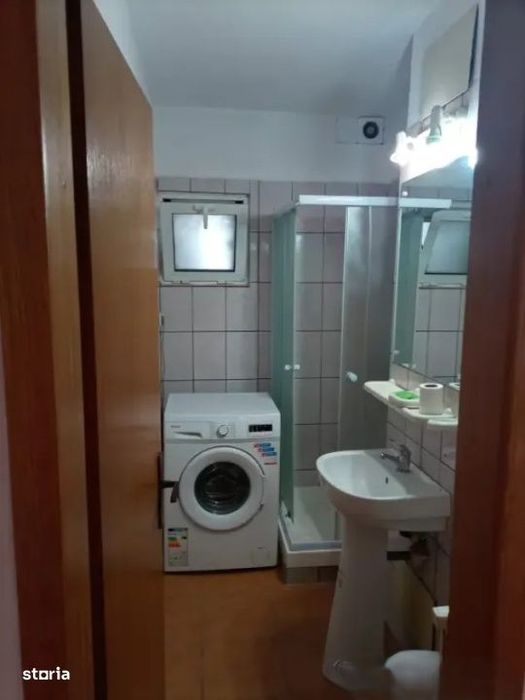 Apartament 5 camere  decomandat - piata Unirii