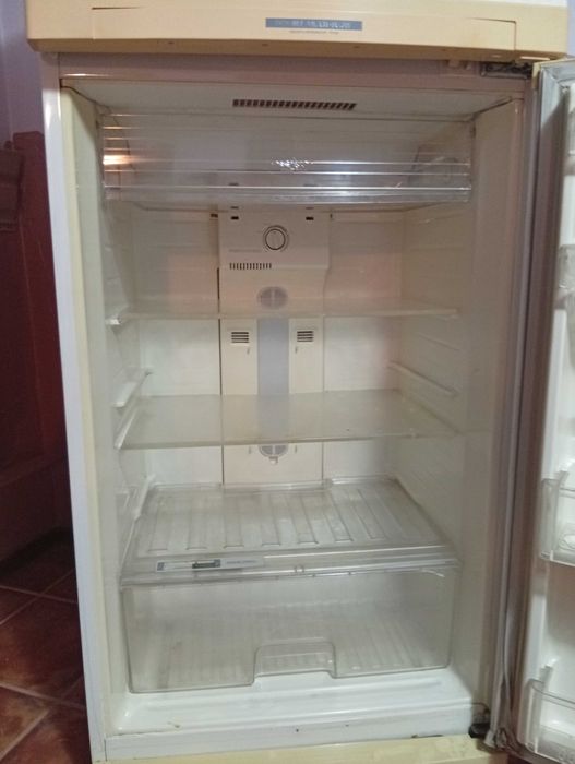 Продам рабочий холодильник