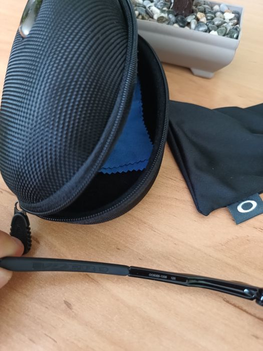 Очила OAKLEY - 60 €