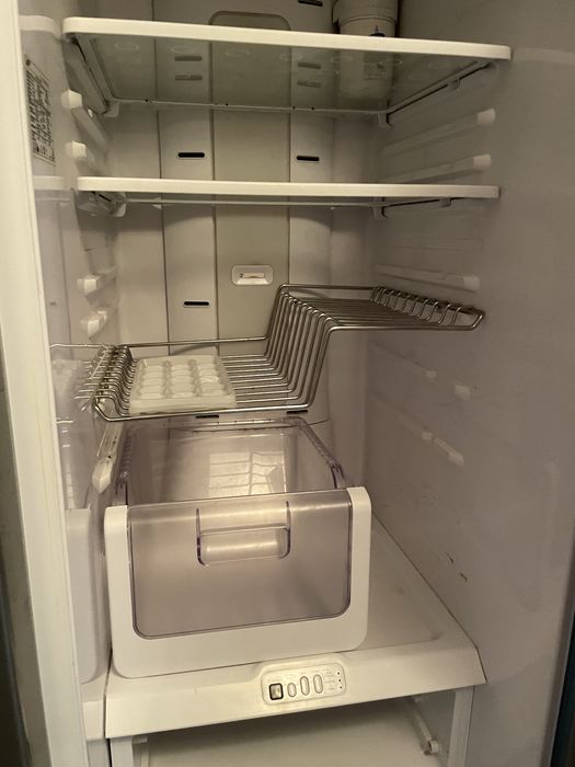 Холодильник Samsung, полностью рабочий!