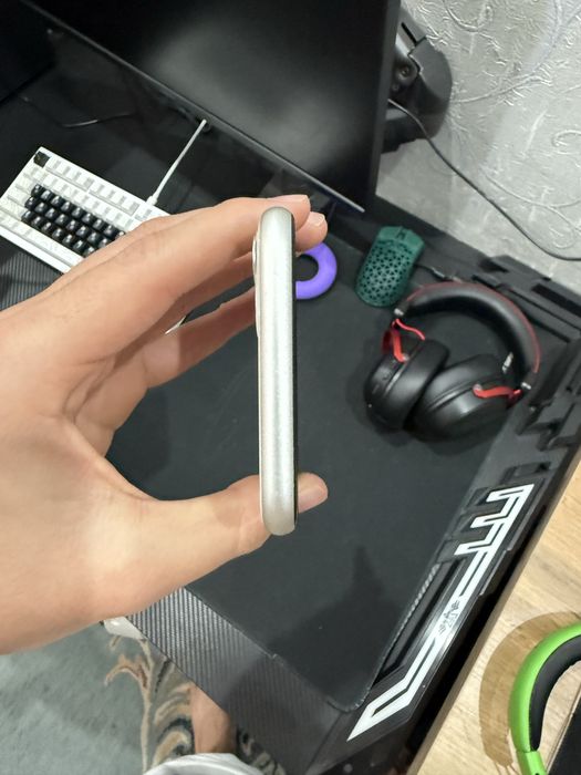 Продам Iphone 11 64GB
