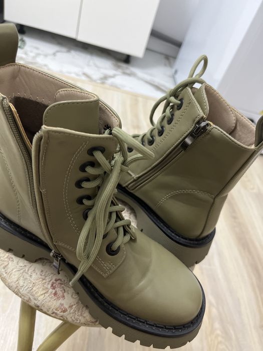 продам осенюю обувь