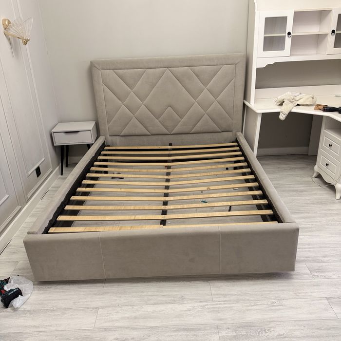 Продам коовать для спальни