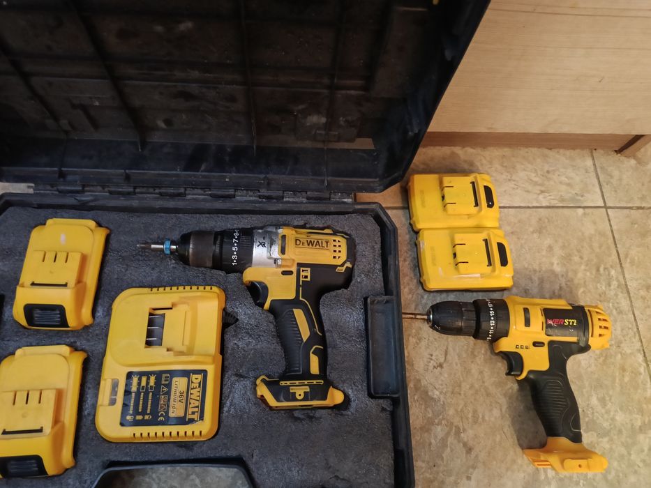 DeWALT DCD 996 и още един винтоверт.