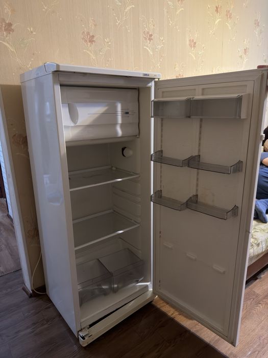 Почти даром нерабочий холодильник майкудук