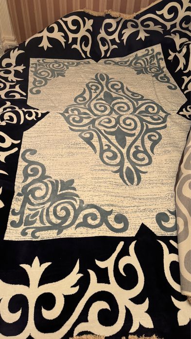 Прдам красивый  Ковер