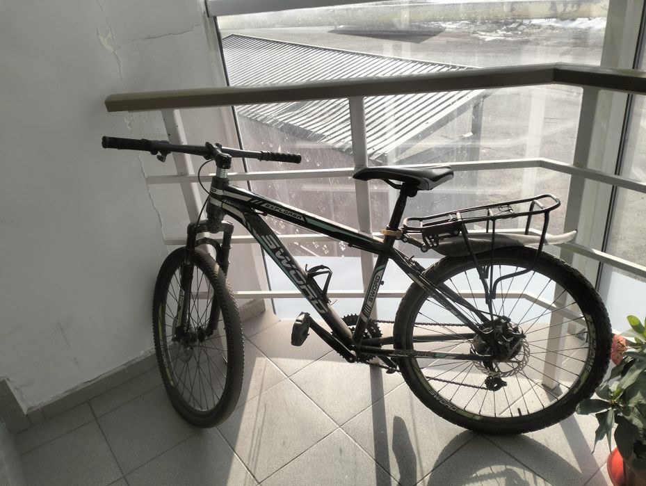 Продам велосипед 
- Без переключателей передач