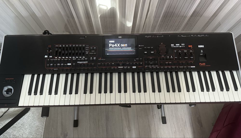 Korg pa4 x international 76 key