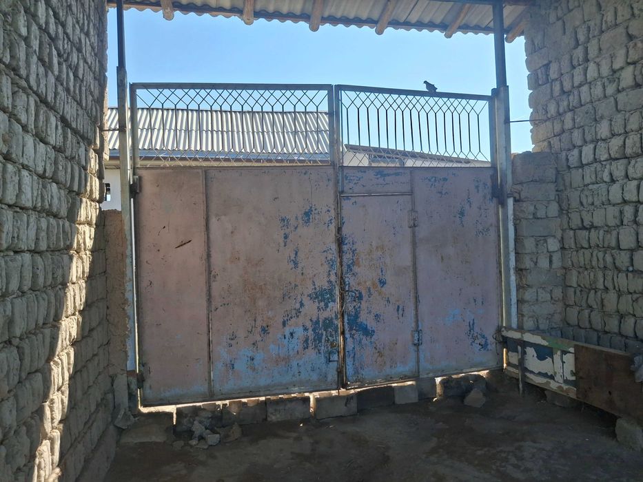 Jomboy 10 sotix yer uchastka sotiladi