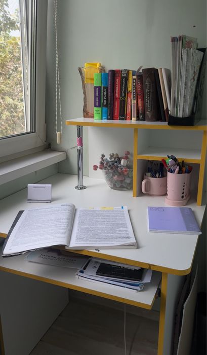 Парта / письменный стол