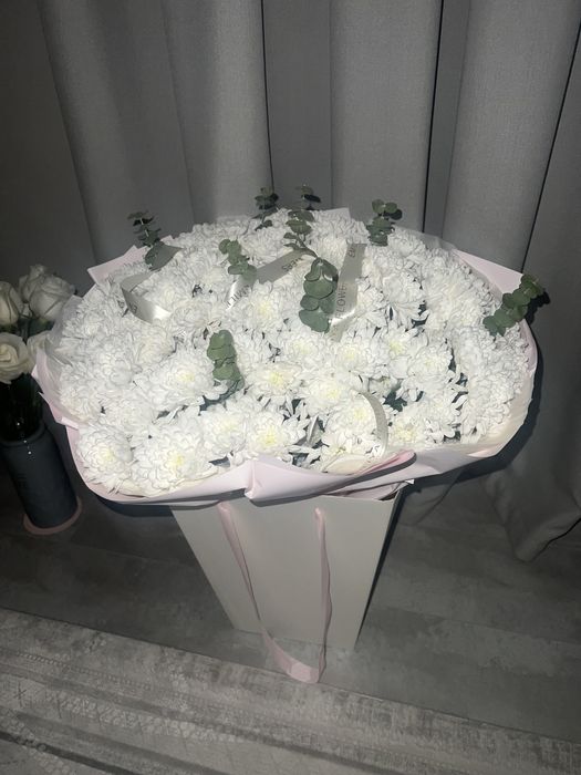 Букет большой хризантем