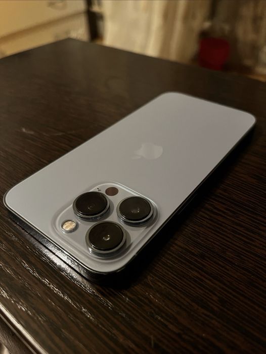 Продам айфон 13 про