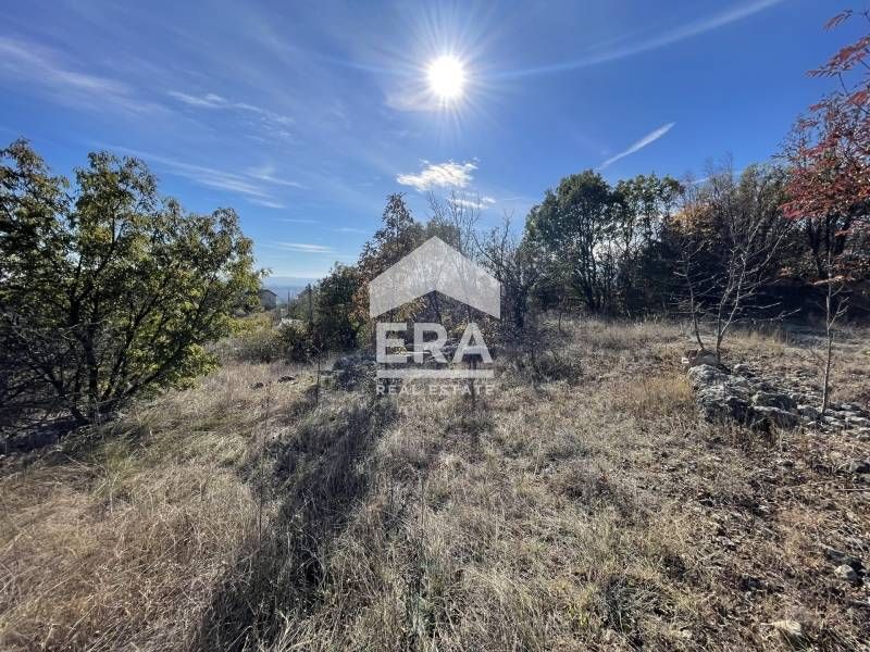 Поземлен имот за продажба, в с. Доброглед, общ. Аксаково, на 13 км от