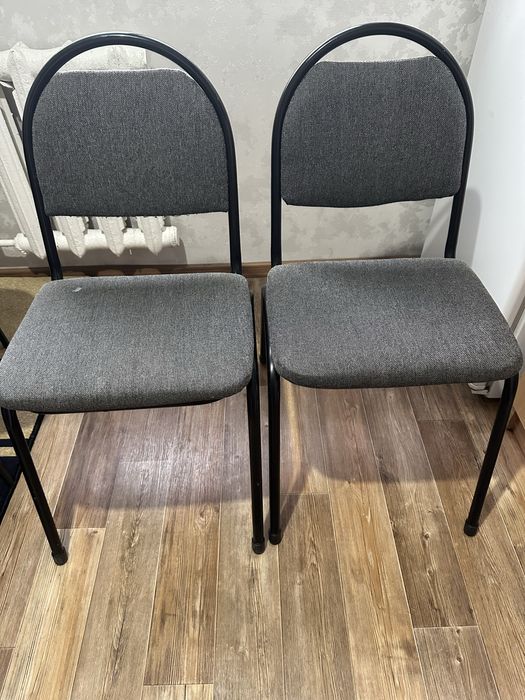 Стулья офисные в хорошем состоянии