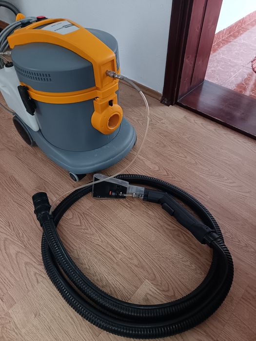 Aspirator injecție-extracție cu apă