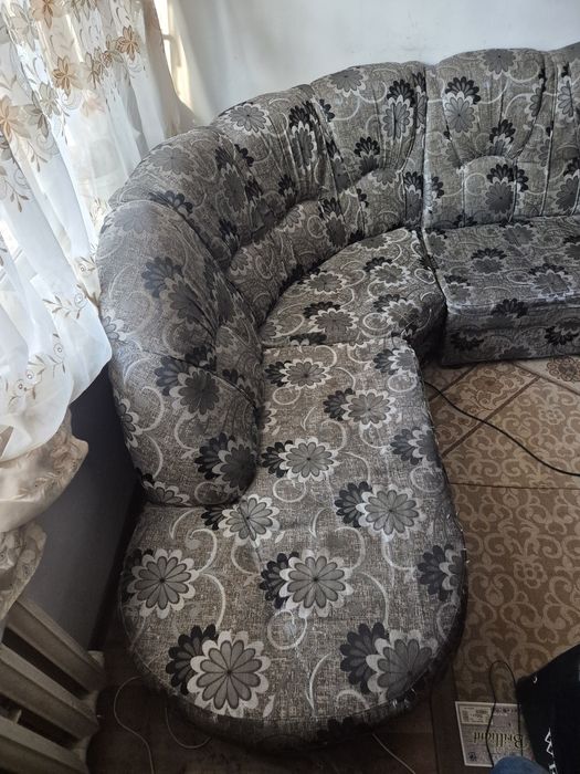 Продам мягкий диван уголок