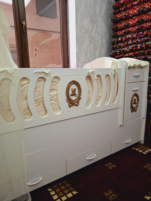 Detski krovat shkaf sotiladi.