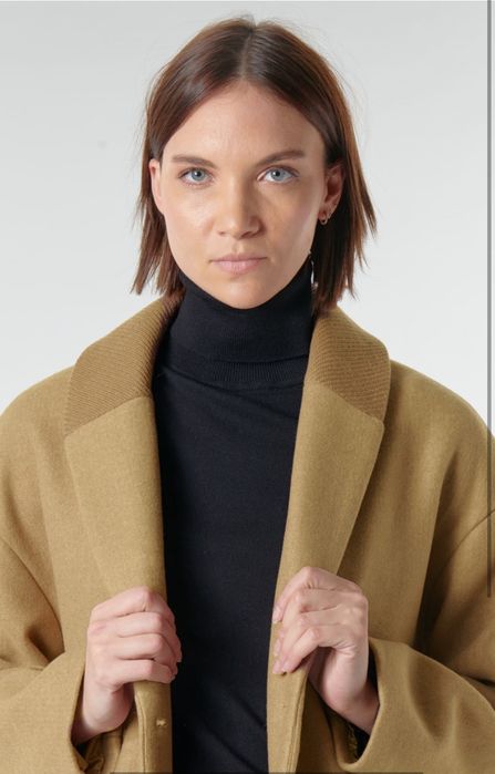 Вълнено палто на Vila