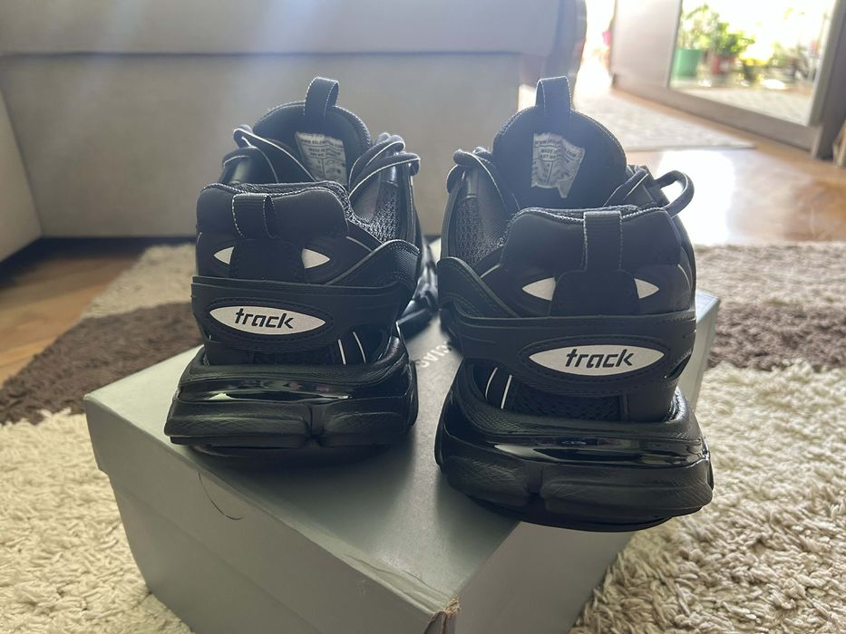 Balenciaga track black