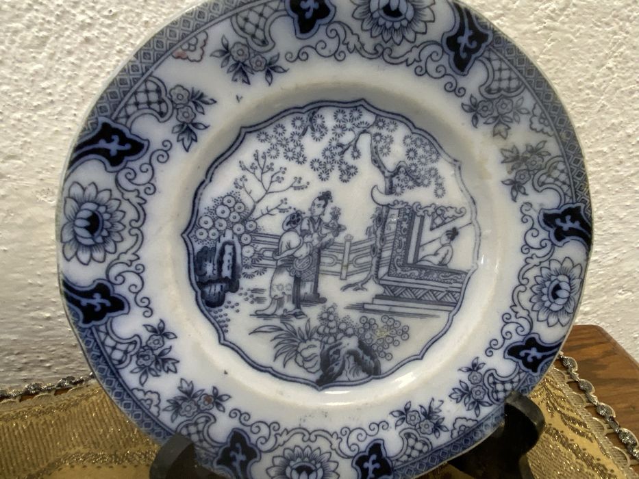 Английски чинии с маркировка от 1840 г