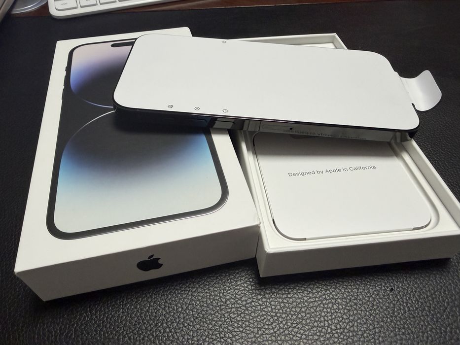 Iphone 14 pro max Black Space