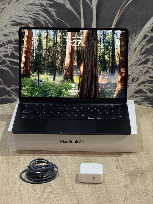 Apple macbook air M2 16gb 256gb
