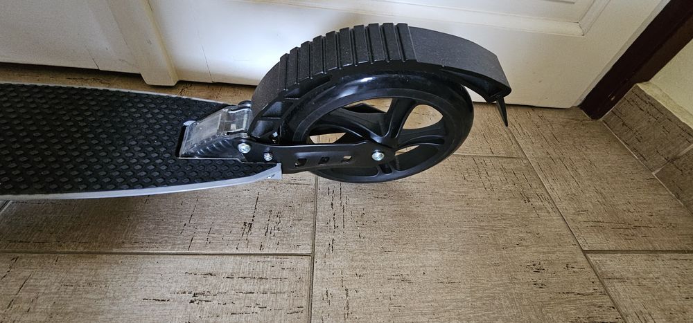 Trotineta pliabila,frână de mână,suspensii, model german