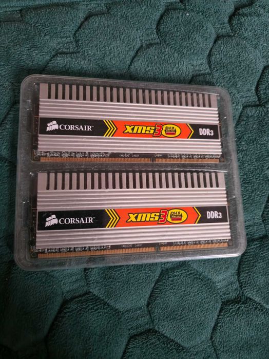 Memorie RAM Corsair 2x2GB dual-chanel, DDR3, 1600MHz