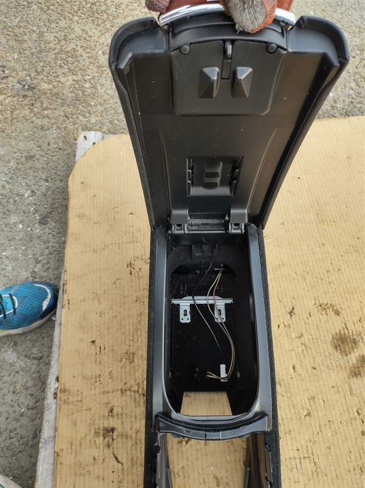 Подлакътник Барче Mercedes E class W211 V6 4matic Tmodel OM642