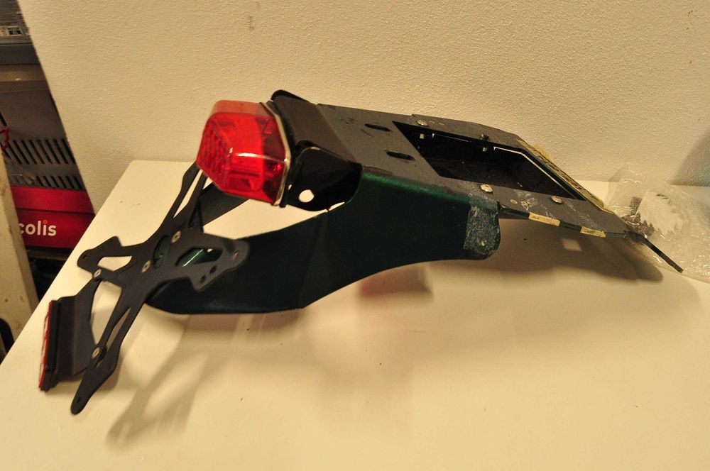 Suport numar custom Triumph Boneville T100