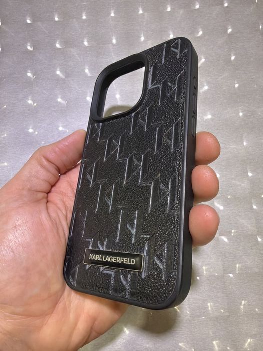 Кейс Karl Lagerfeld за Iphone 15 pro