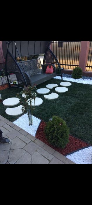 Amenajez gradini cu gazon rulou si plante ornamentale sistem de irigat