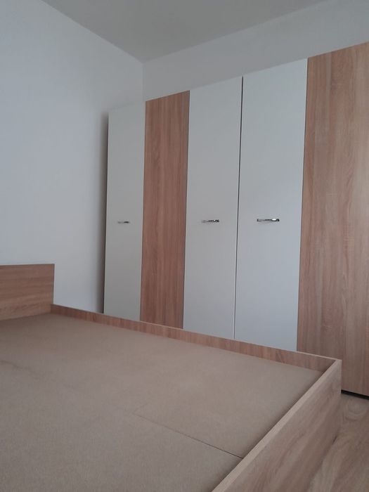 Mobila dormitor ( dulapuri, pat, saltea, noptiere )